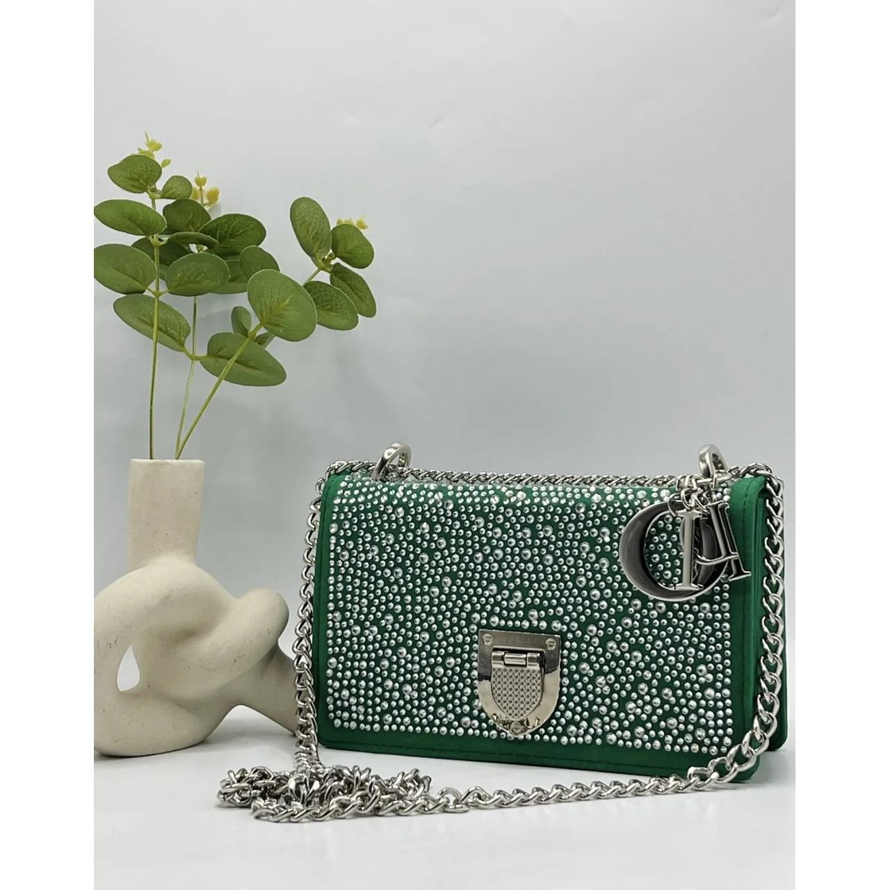 _Sturdy Women's Handbag (Reliable, Chic, Trendy, Elegant)