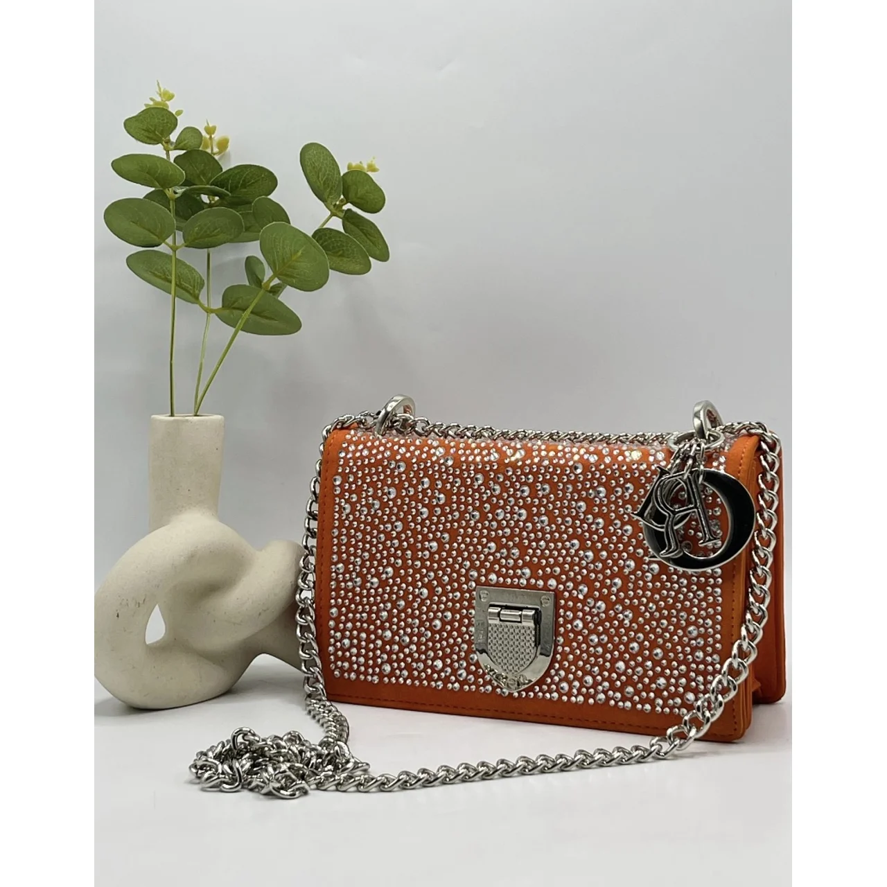 _Sturdy Women's Handbag (Reliable, Chic, Trendy, Elegant)