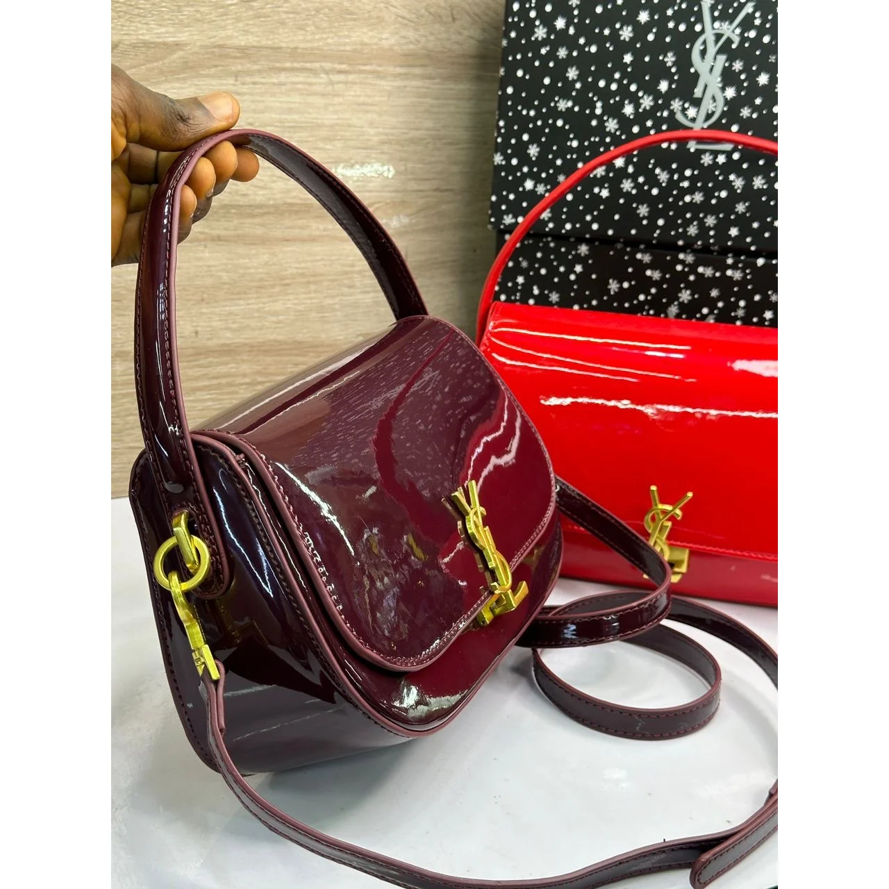 _Stylish and Durable Women’s Handbag (Chic and Classy)