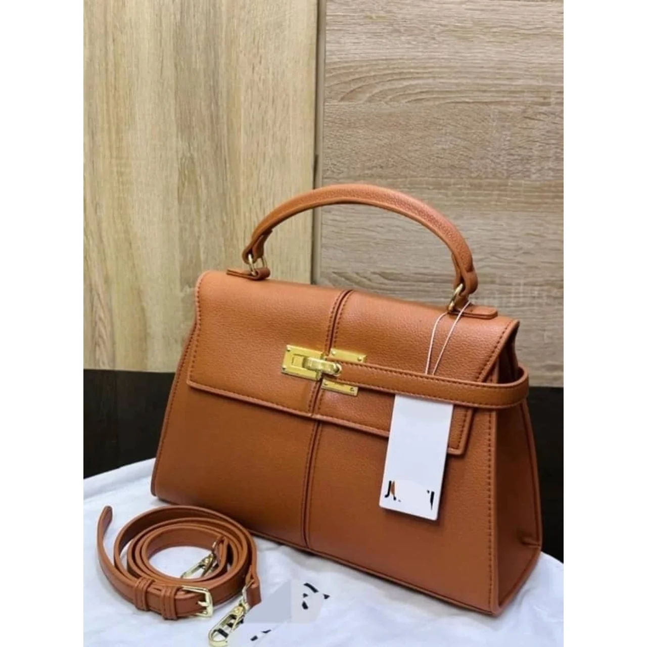 _Stylish Women's Handbag (Trendy, Fashion-Forward, Elegant, Long-lasting)