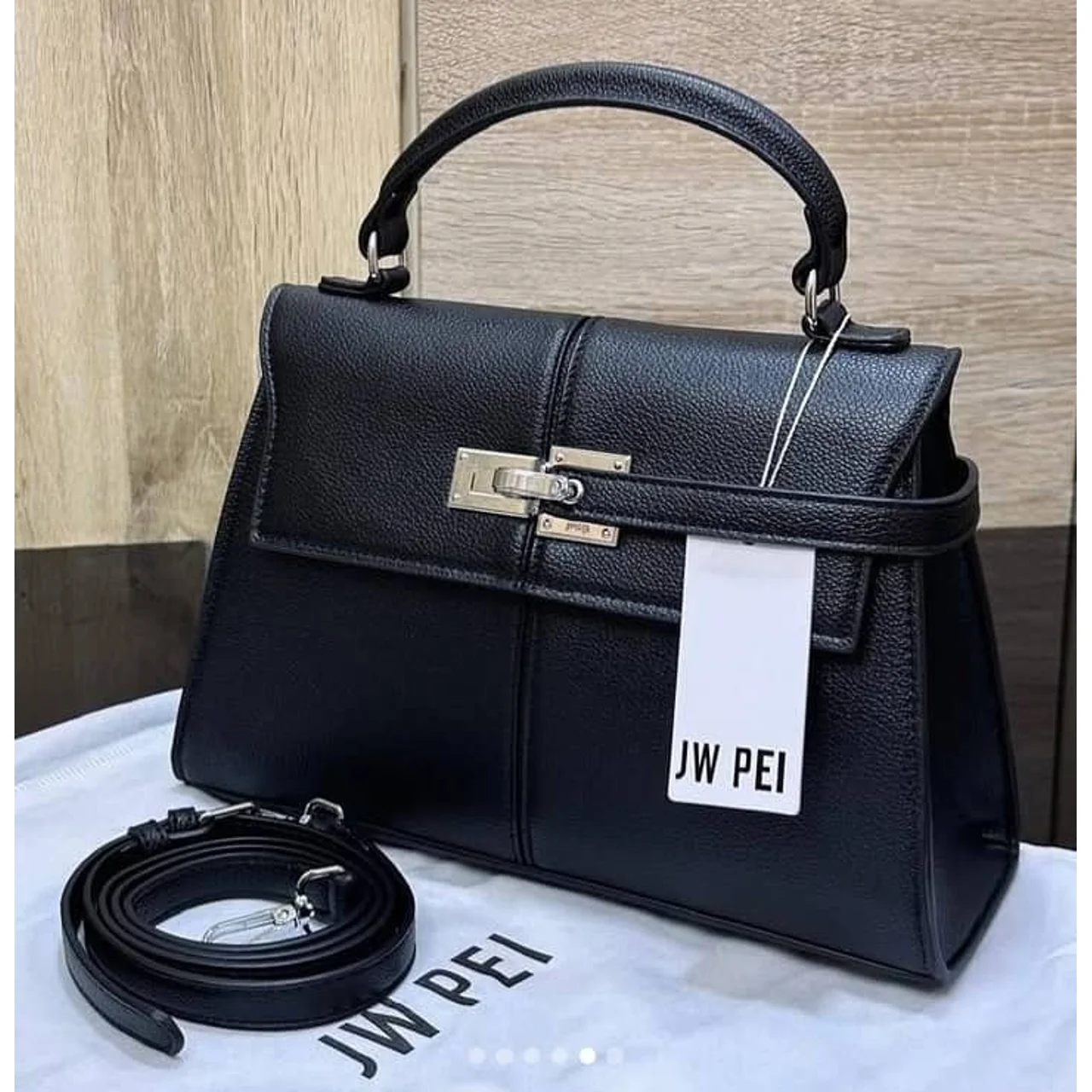 _Stylish Women's Handbag (Trendy, Fashion-Forward, Elegant, Long-lasting)