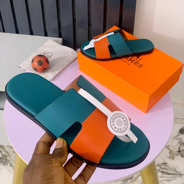 _Trendy and Durable Men's Stylish Slippers (High Quality)