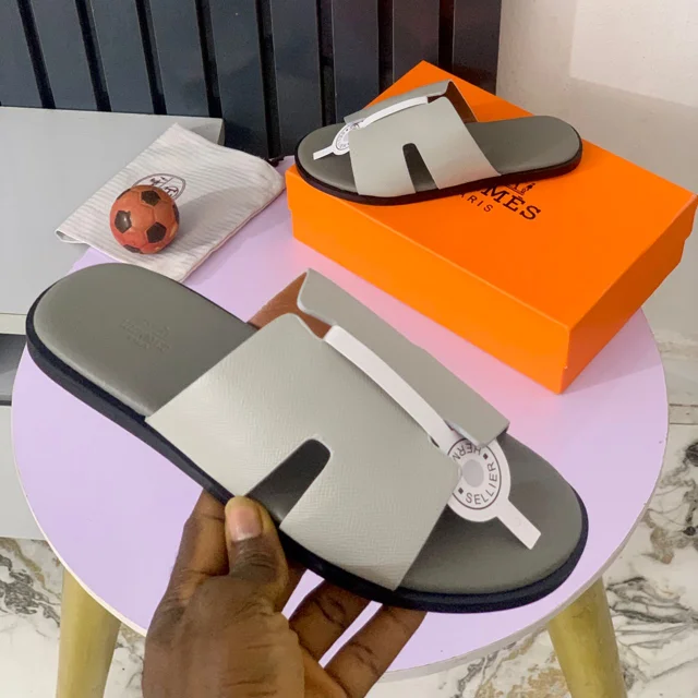 _Trendy and Durable Men's Stylish Slippers (High Quality)