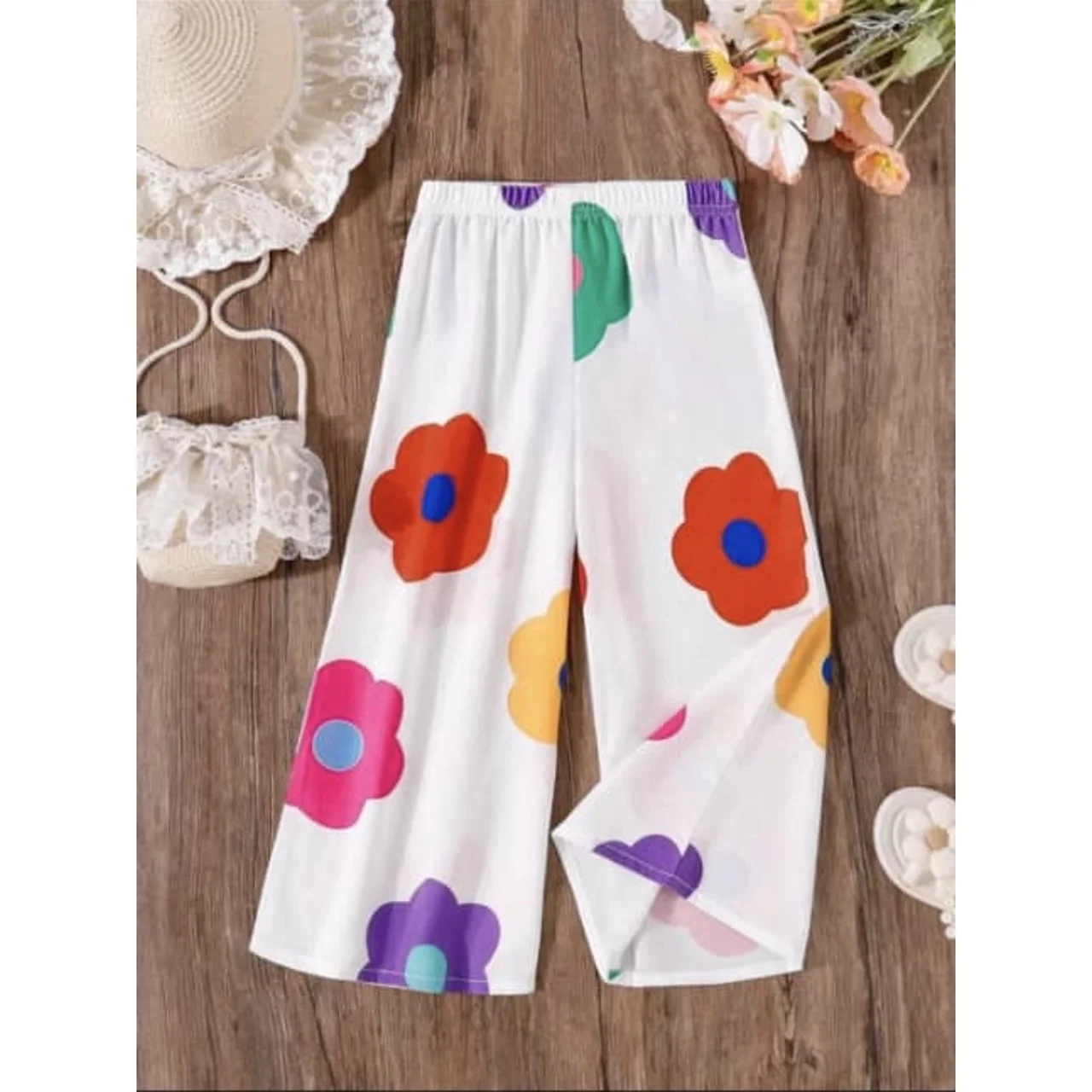 _Trendy Trousers and Top for Teenage Girls (Chic Design, Elegant, Stylish, Fashion-Forward)